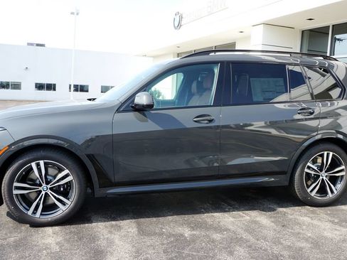 New 2027 BMW X7 xDrive40i w/ M Sport Package AWD/4WD image 2