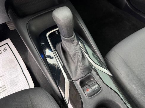 Used 2020 Toyota Corolla LE image 22
