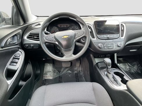 Used 2025 Chevrolet Malibu LS FWD image 22