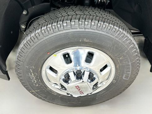 New 2026 GMC Sierra 3500 SLT image 32