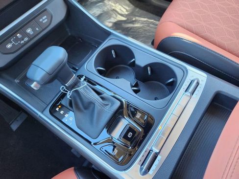 New 2025 Kia Carnival SX image 20