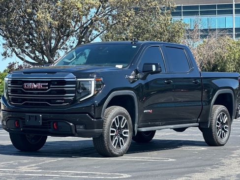 Used 2024 GMC Sierra 1500 AT4 w/ Technology Package AWD/4WD image 8