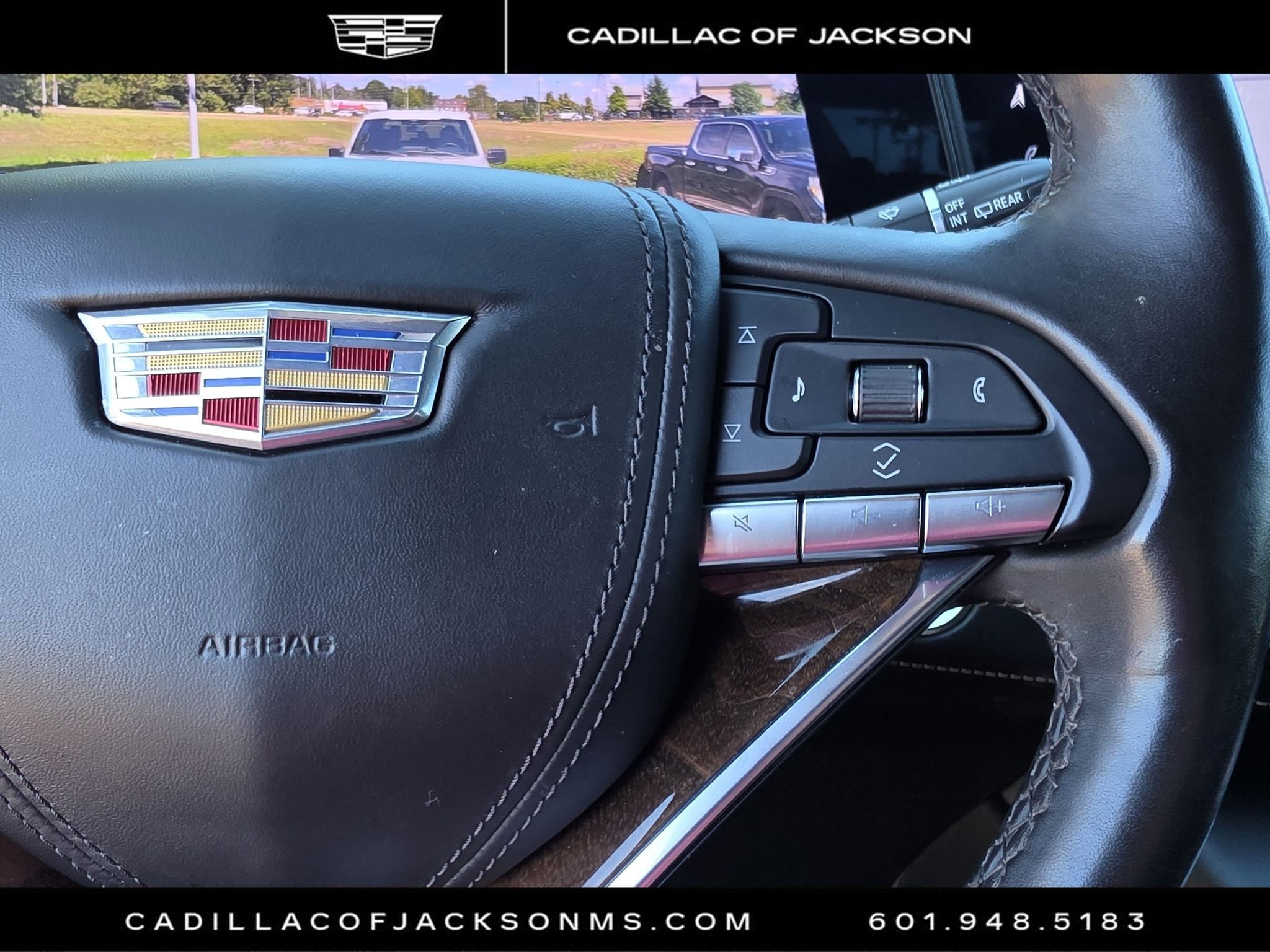 Certified 2023 Cadillac Escalade Premium Luxury Platinum AWD/4WD image 33