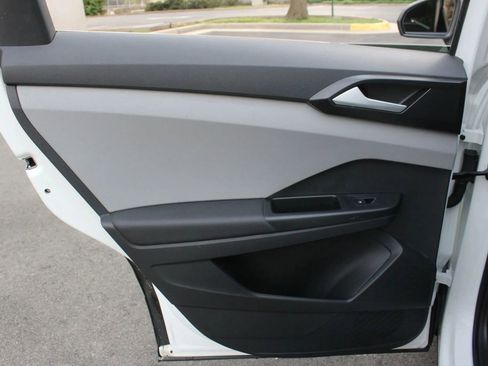 Used 2022 Volkswagen Taos S image 20