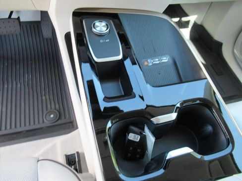 New 2026 Buick Enclave Avenir w/ Super Cruise Package FWD image 17