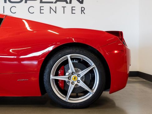 Used 2012 Ferrari 458 Spider image 19