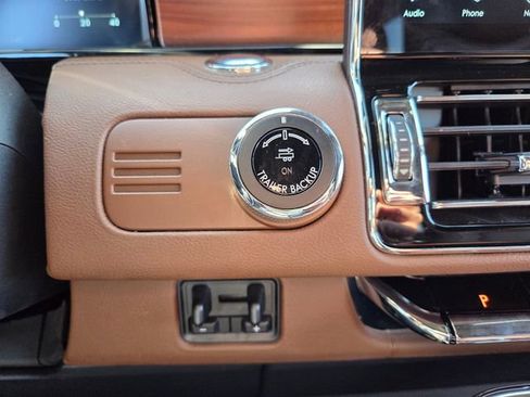 Used 2022 Lincoln Navigator Reserve image 33