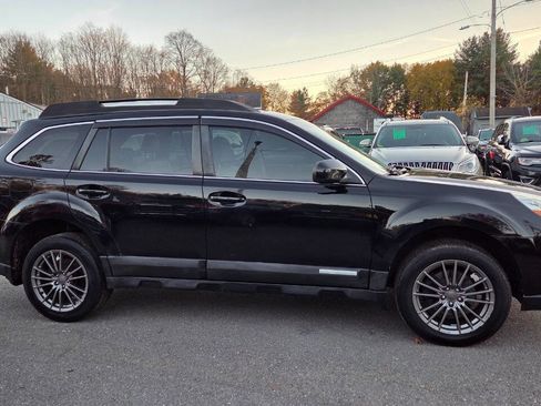 Used 2011 Subaru Outback 2.5i Limited w/ PWR Moonroof Pkg image 16