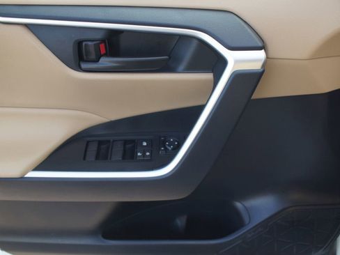 Certified 2025 Toyota RAV4 LE image 26