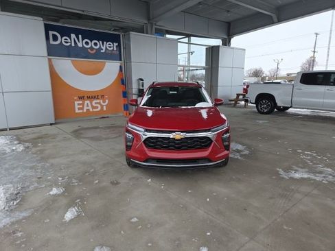 New 2026 Chevrolet Trax LT w/ Sunroof Package image 3