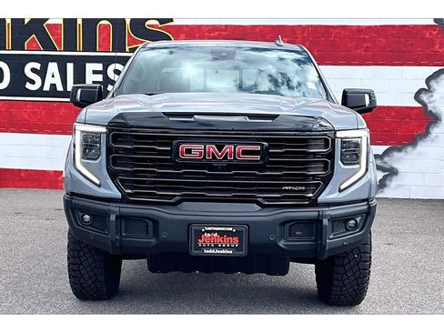 Used 2024 GMC Sierra 1500 AT4X image 3