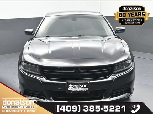 Used 2022 Dodge Charger SXT w/ Blacktop Package RWD image 3