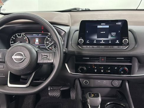 Used 2023 Nissan Rogue S image 9