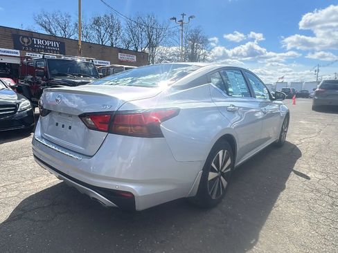 Used 2022 Nissan Altima 2.5 SV w/ SV Premium Package image 5