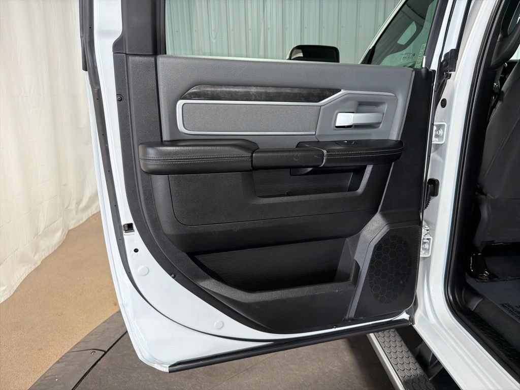 Used 2022 RAM 2500 Big Horn AWD/4WD image 17
