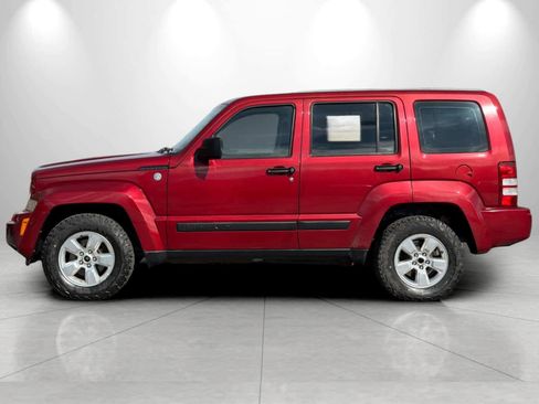 Used 2011 Jeep Liberty Sport image 5