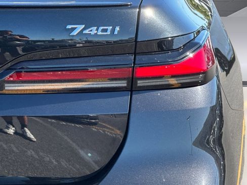 New 2025 BMW 740i image 12