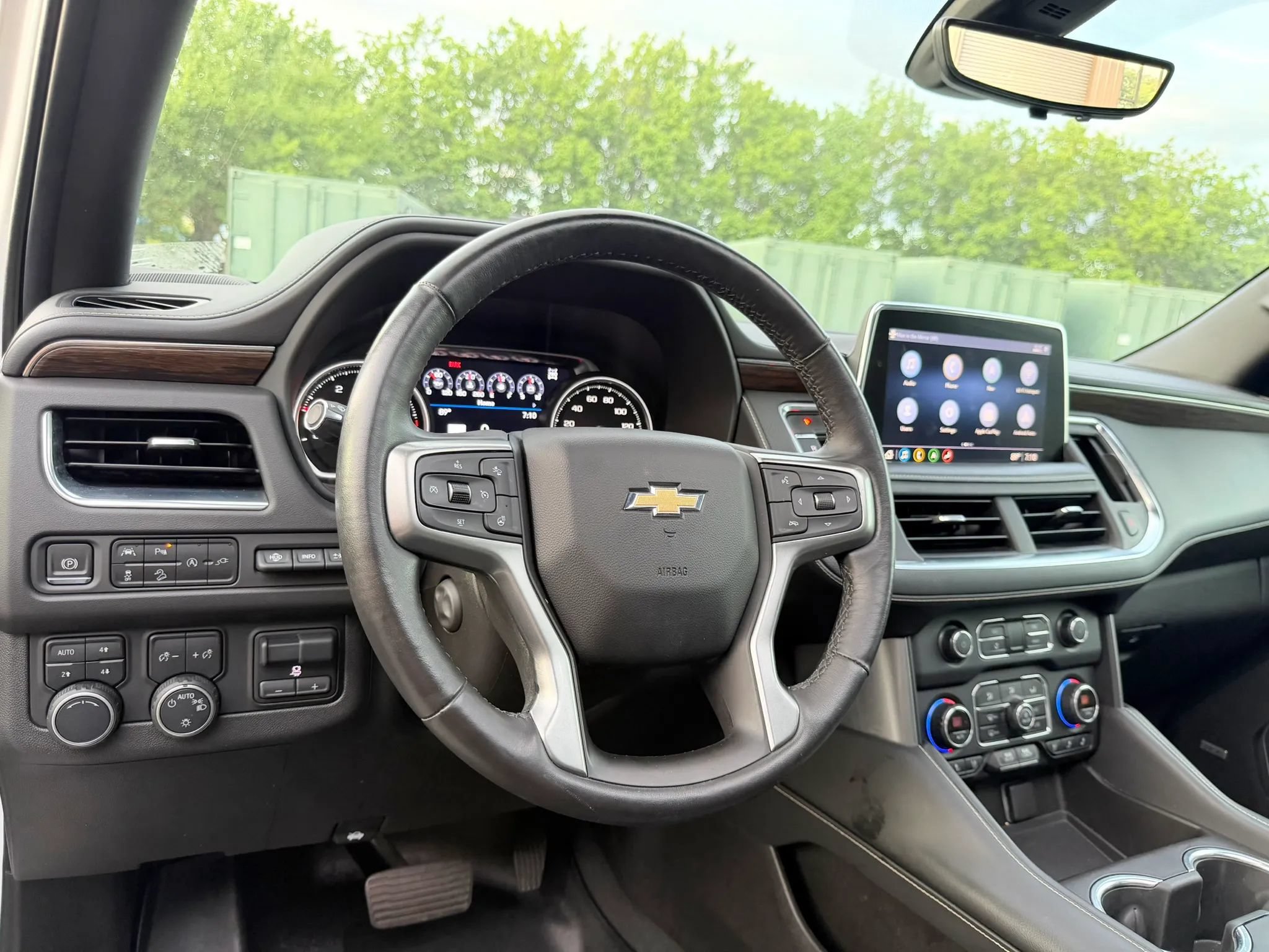 Used 2021 Chevrolet Tahoe Premier w/ Premium Package AWD/4WD image 23