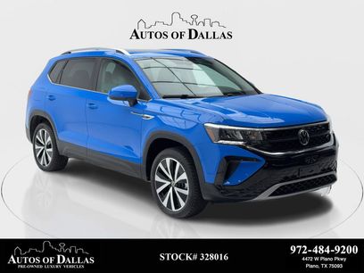 Used 2023 Volkswagen Taos SE w/ Panoramic Sunroof Package