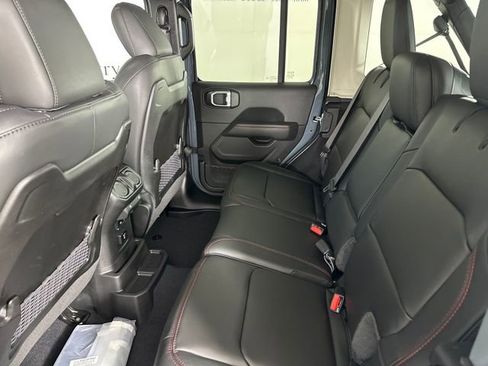 New 2026 Jeep Wrangler Unlimited Rubicon w/ Technology Group image 25