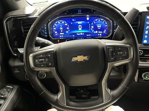 Used 2022 Chevrolet Silverado 1500 LT w/ LPO, Dark Essentials Package AWD/4WD image 4