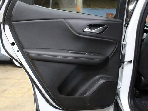 Used 2022 Chevrolet Blazer LT FWD image 12