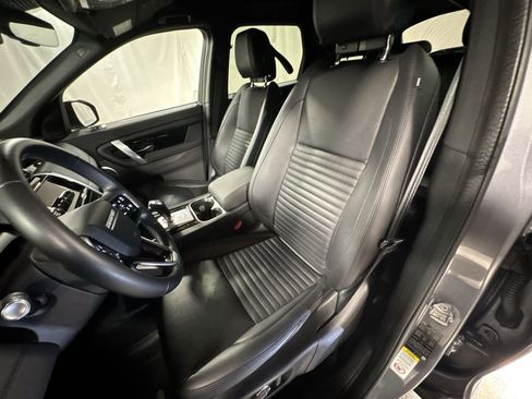 Used 2022 Land Rover Discovery Sport S image 16