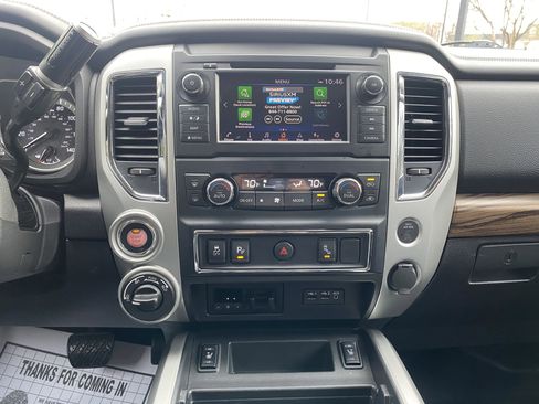 Used 2019 Nissan Titan SL w/ Chrome Package image 21