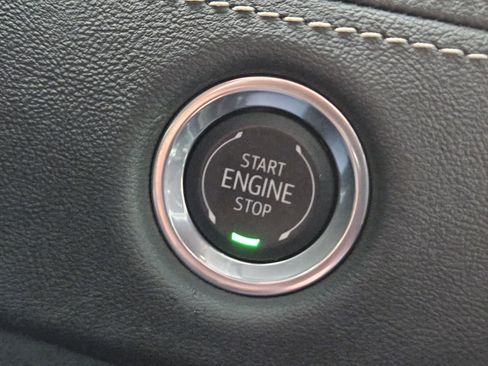 Used 2025 Cadillac Escalade Sport AWD/4WD image 21