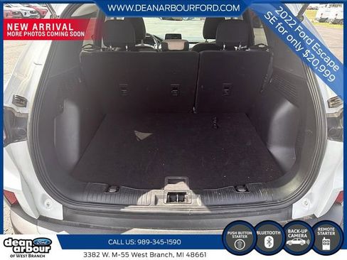 Used 2022 Ford Escape SE w/ Cold Weather Package FWD image 9
