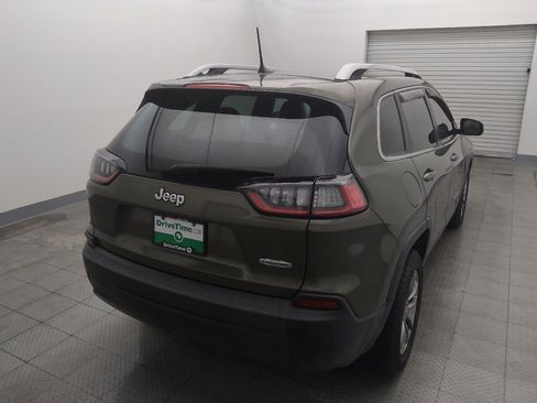Used 2019 Jeep Cherokee Latitude Plus w/ Comfort/Convenience Group FWD image 7