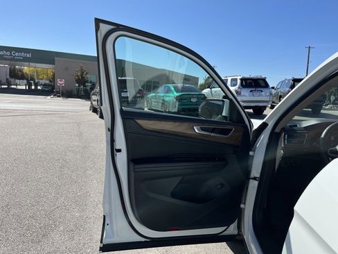 Used 2024 Volkswagen Atlas SE image 23