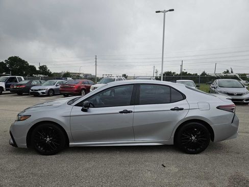 Used 2022 Toyota Camry SE w/ Carpet Mat Package (TMS) FWD image 4