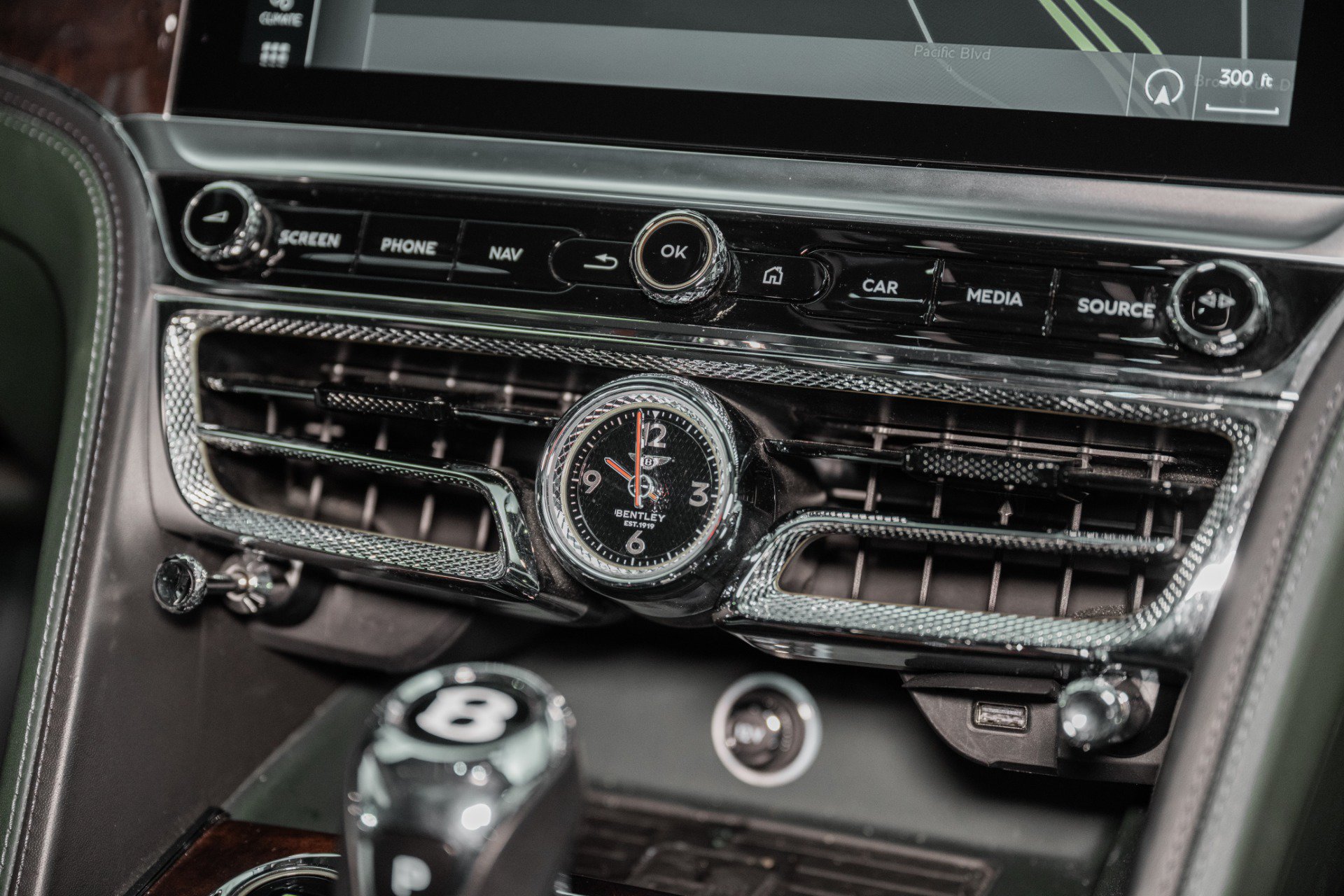 Certified 2022 Bentley Flying Spur V8 AWD/4WD image 37