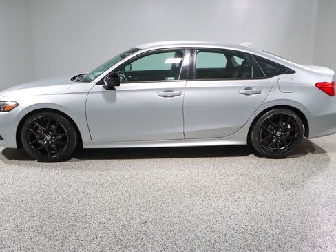 Used 2023 Honda Civic Sport image 10