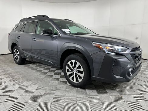 Used 2024 Subaru Outback Premium image 6