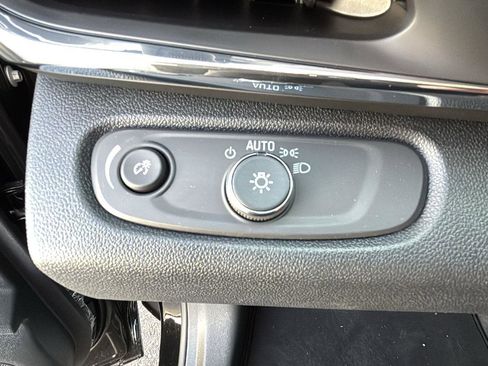 New 2025 Buick Envista Sport Touring w/ Convenience I Package FWD image 14