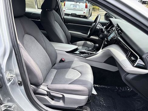 Used 2020 Toyota Camry LE FWD image 19