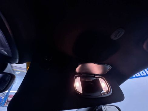 Used 2025 Jeep Compass Limited image 32