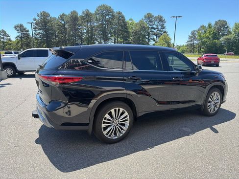 Used 2022 Toyota Highlander Platinum AWD/4WD image 8