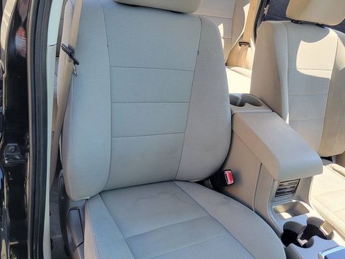 Used 2010 Ford Escape XLT FWD image 19