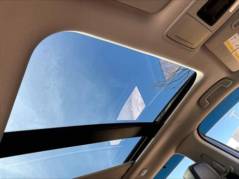 Used 2023 Honda Pilot Touring image 23