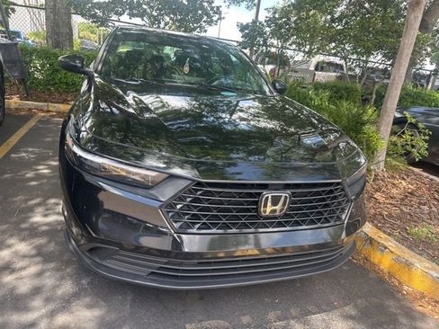 Used 2023 Honda Accord Sport image 2