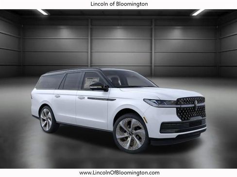 New 2026 Lincoln Navigator L Black Label AWD/4WD image 8