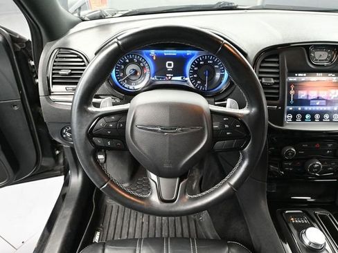 Used 2018 Chrysler 300 S image 25