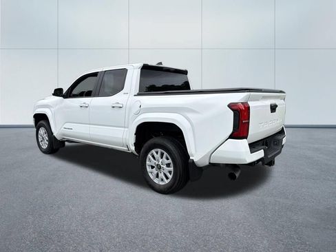 Used 2025 Toyota Tacoma SR5 RWD image 7