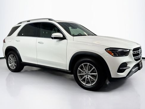 Used 2024 Mercedes-Benz GLE 450e 4MATIC image 3