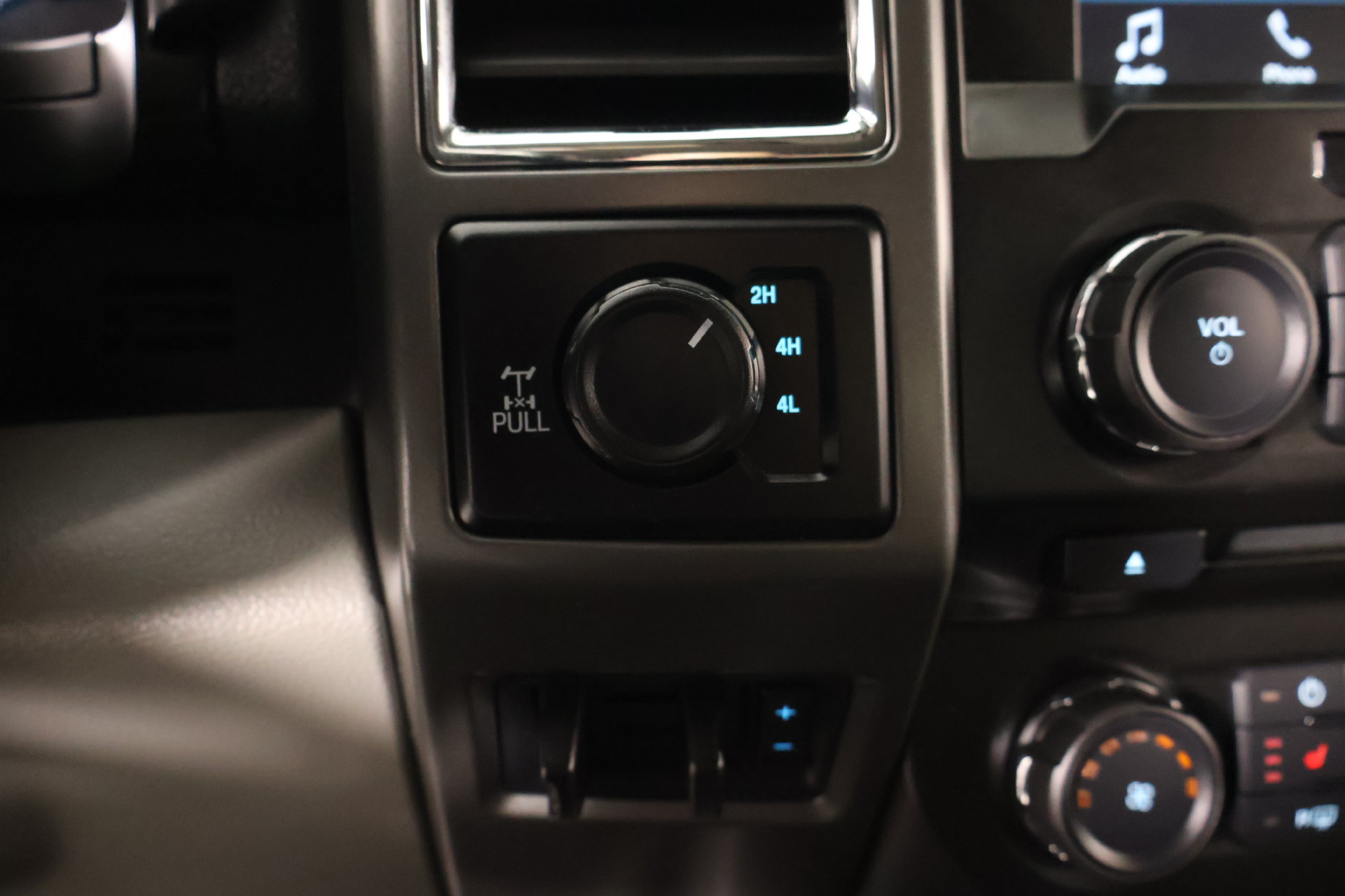 Used 2018 Ford F250 XLT w/ XLT Premium Package AWD/4WD image 9