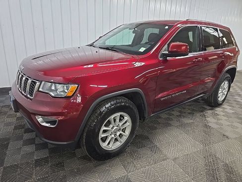 Used 2018 Jeep Grand Cherokee Laredo AWD/4WD image 9