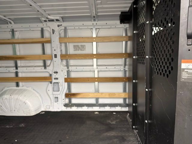 Used 2025 RAM ProMaster 2500 w/ U-Haul Equipment Group FWD image 24